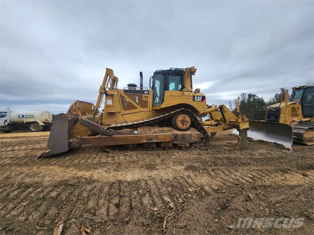 CAT D8T Buldozer sobre oruga