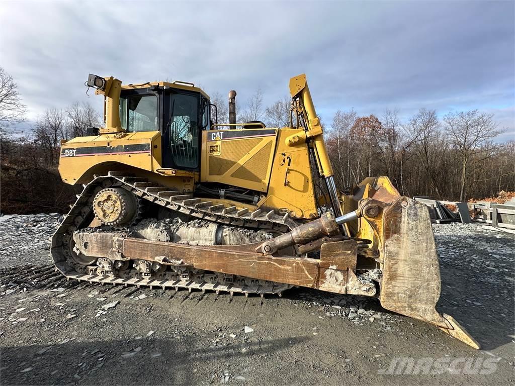 CAT D8T Buldozer sobre oruga