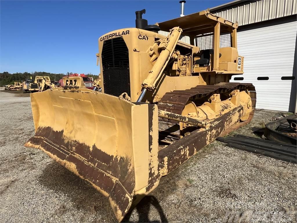 CAT D9G Buldozer sobre oruga