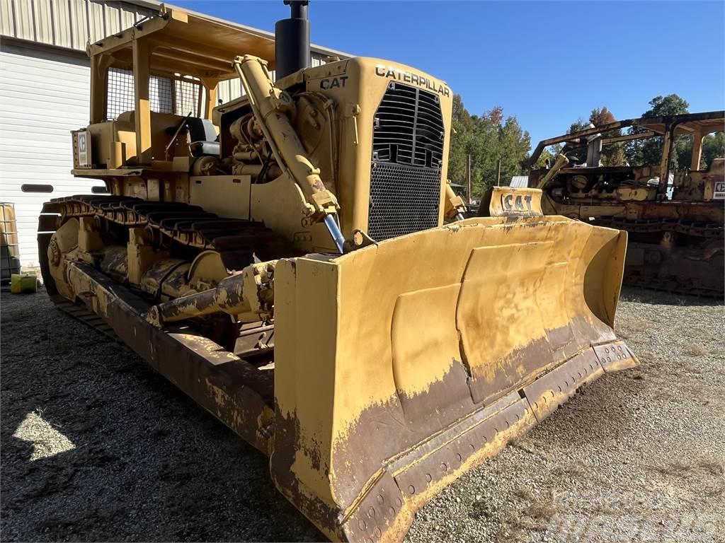 CAT D9G Buldozer sobre oruga