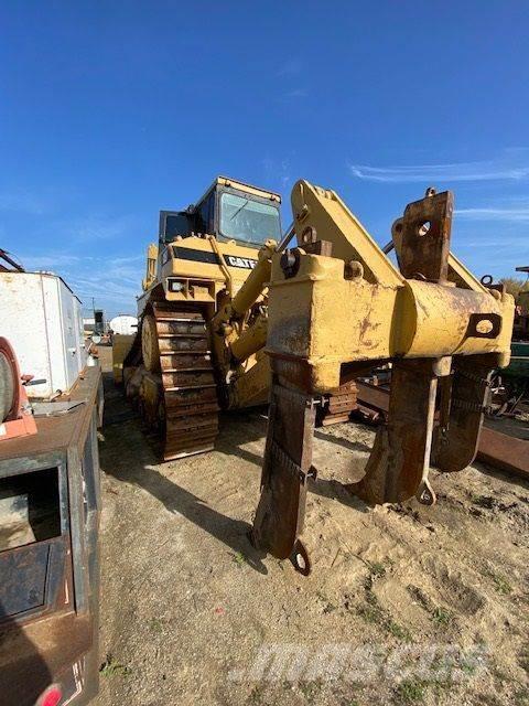 CAT D9L Buldozer sobre oruga