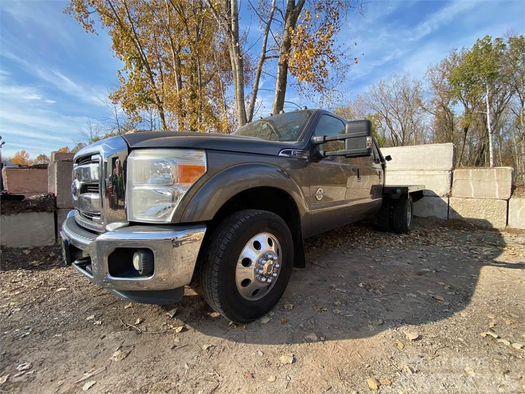 Ford F350 Caja abierta/laterales abatibles