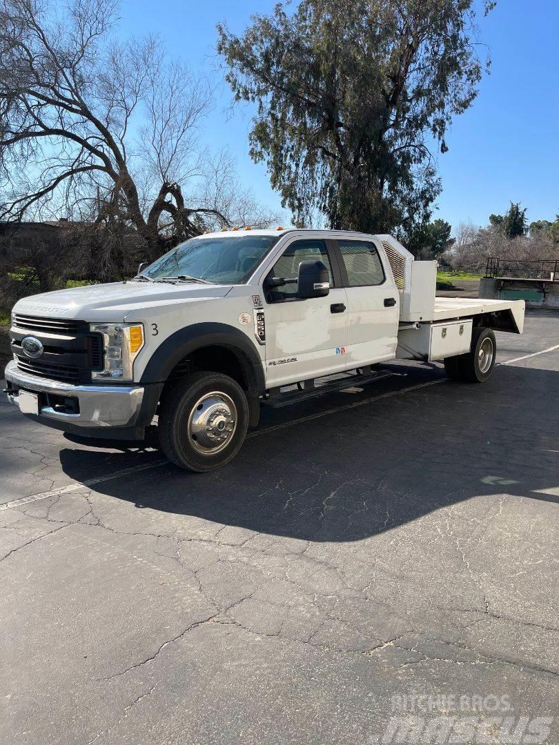 Ford F550 Camiones de cama baja