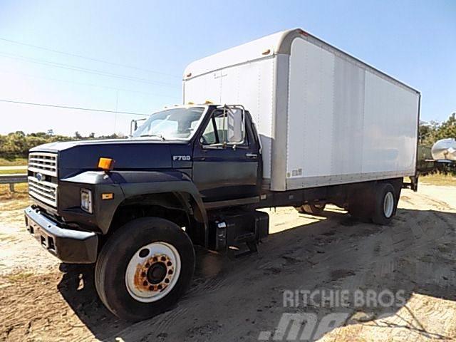 Ford F700 Camiones con caja de remolque