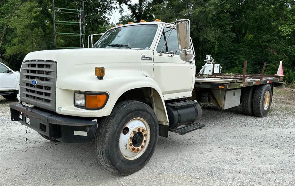 Ford F800 Camiones de cama baja