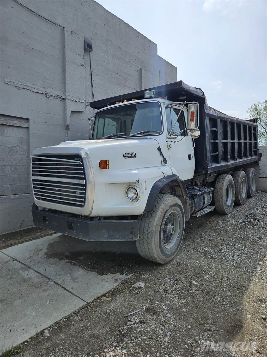 Ford L8000 Bañeras basculantes usadas