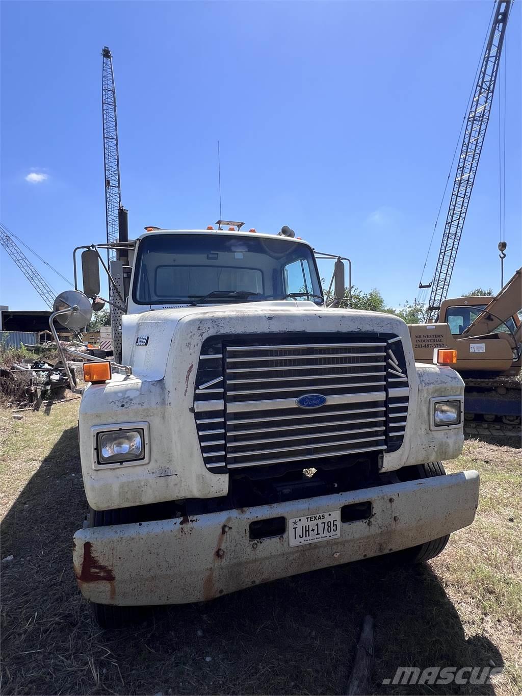 Ford L9000 Bañeras basculantes usadas