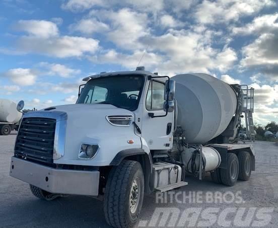 Freightliner  Camiones de concreto