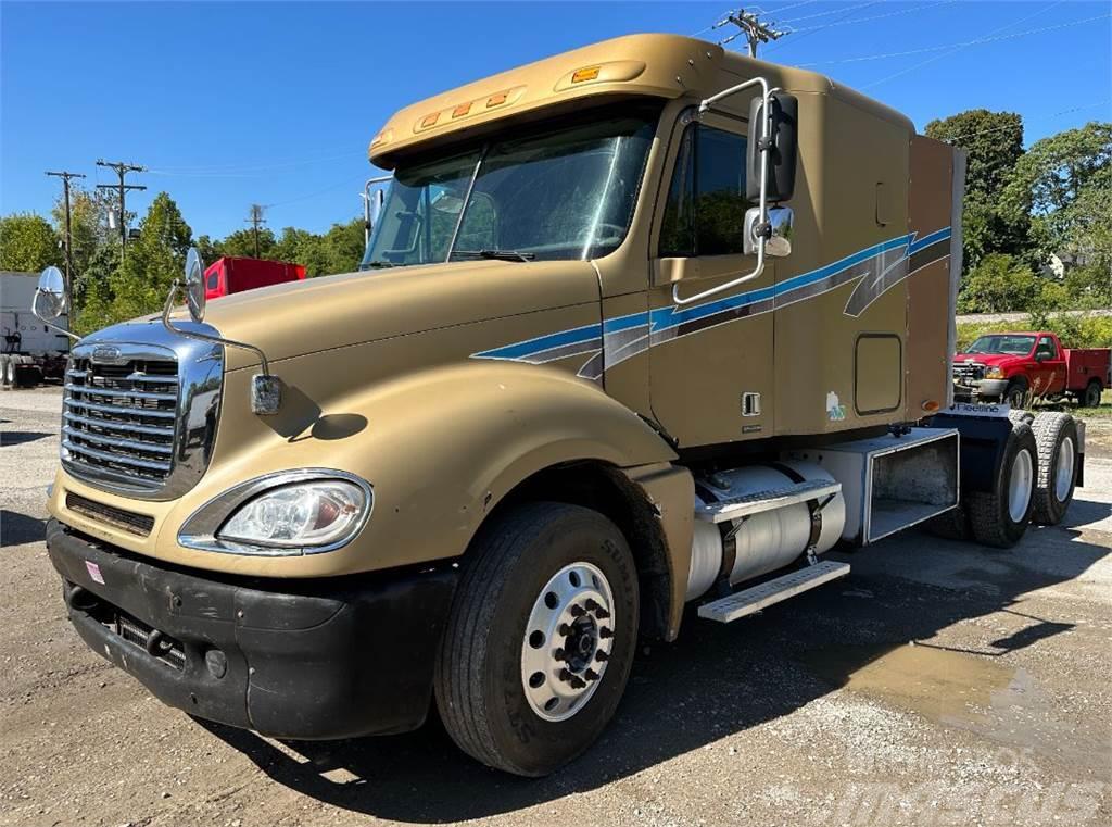 Freightliner Columbia 120 Camiones tractor