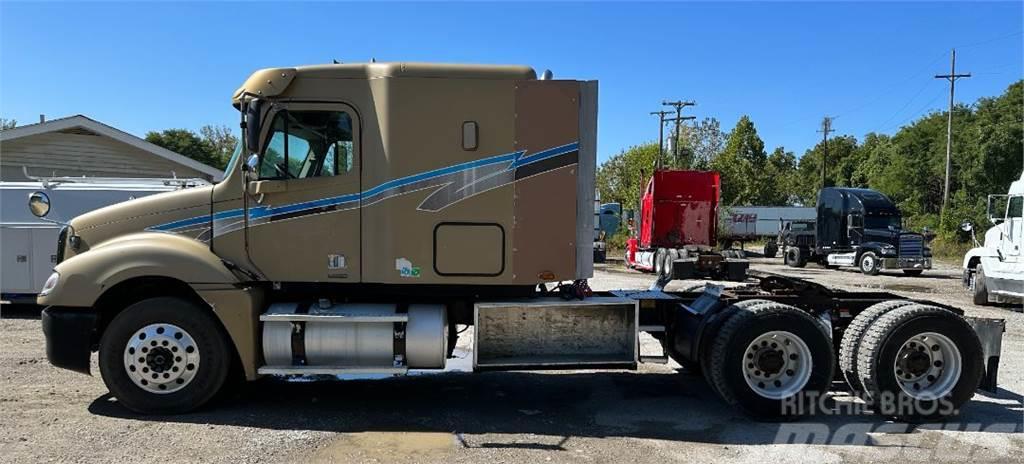 Freightliner Columbia 120 Camiones tractor