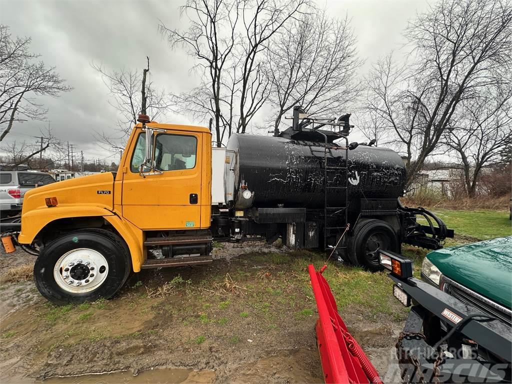 Freightliner FL70 Camiones de concreto