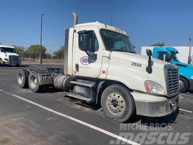 Freightliner FLT Camiones tractor