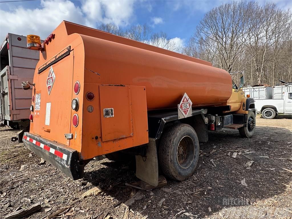 GMC C7500 Camiones cisternas