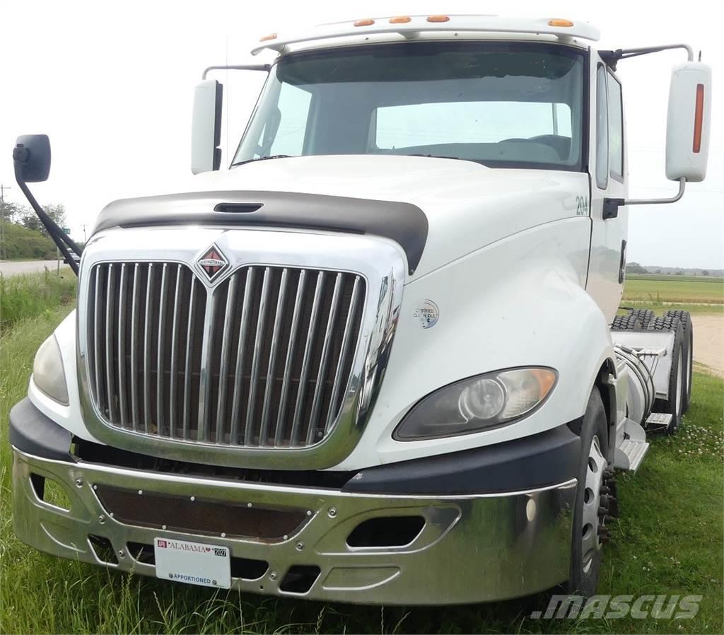 International PROSTAR +122 Camiones tractor