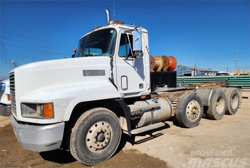 Mack CH613 Camiones con chasís y cabina