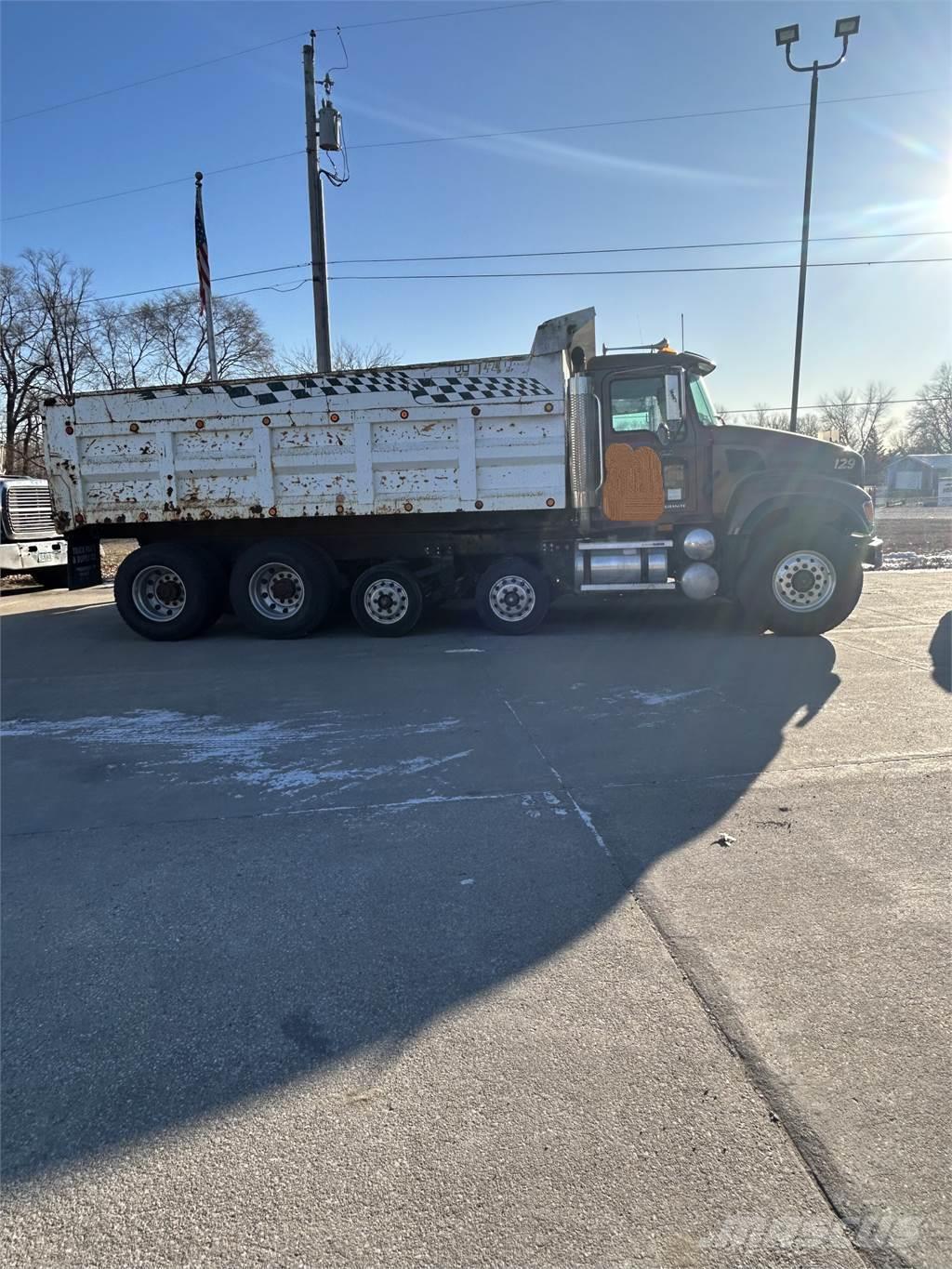 Mack CV713 Bañeras basculantes usadas