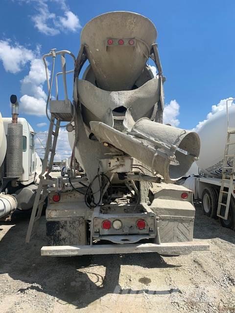 Mack CV713 Camiones de concreto