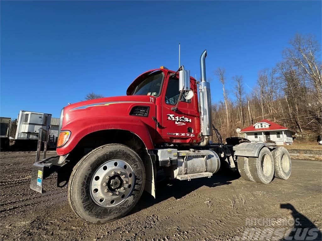 Mack CV713 Camiones tractor