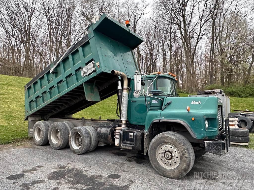 Mack DM690S Bañeras basculantes usadas