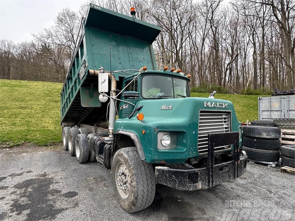 Mack DM690S Bañeras basculantes usadas