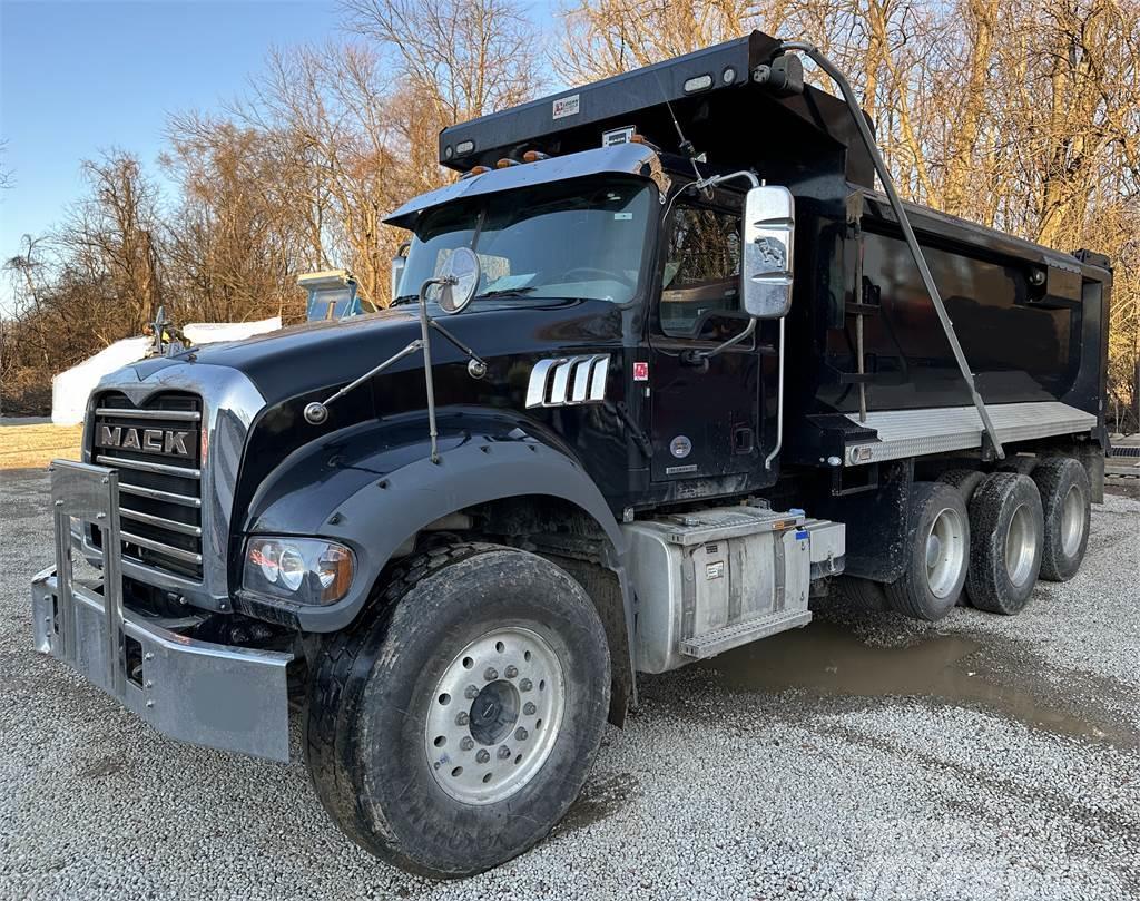 Mack GR64F Bañeras basculantes usadas