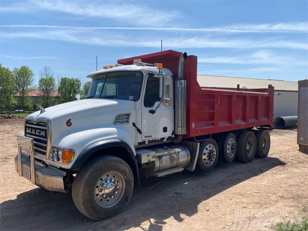 Mack Granite Bañeras basculantes usadas