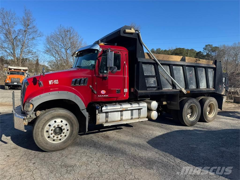 Mack GU713 Bañeras basculantes usadas