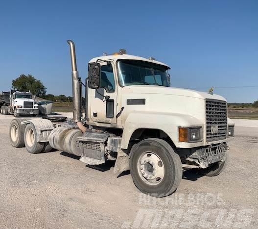 Mack PI647 Camiones tractor