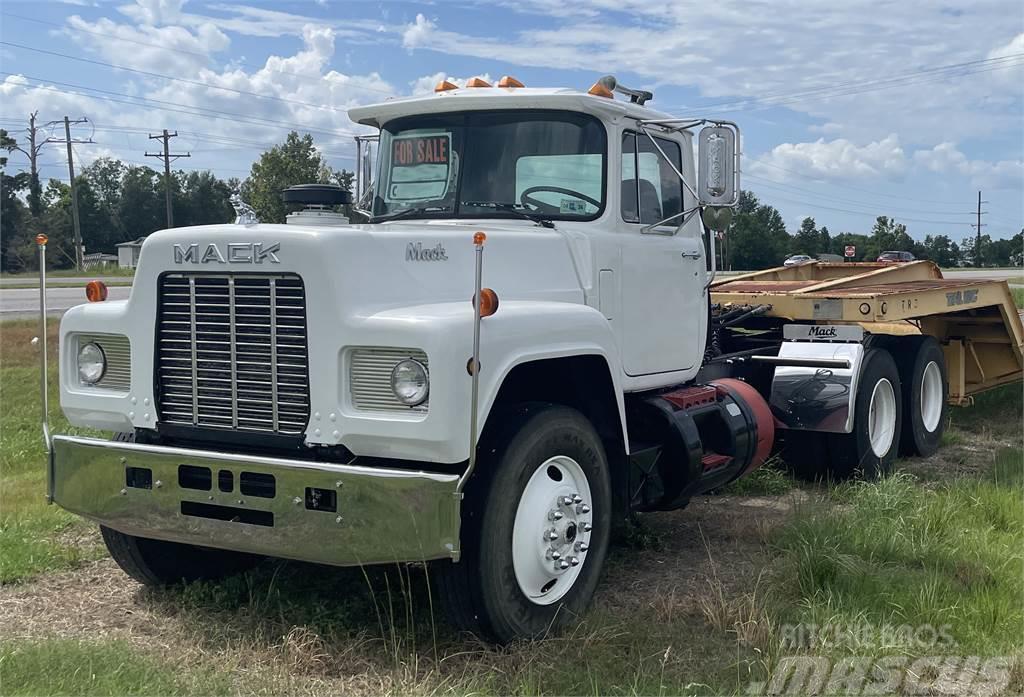 Mack R688ST Otros