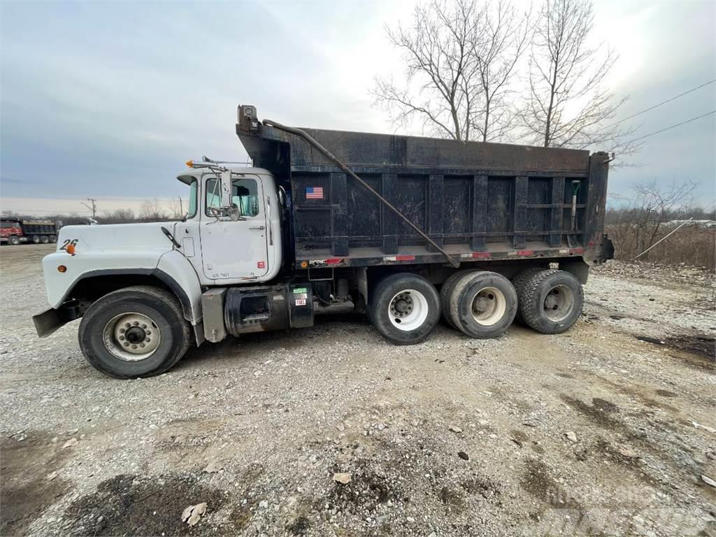 Mack RB688S Bañeras basculantes usadas