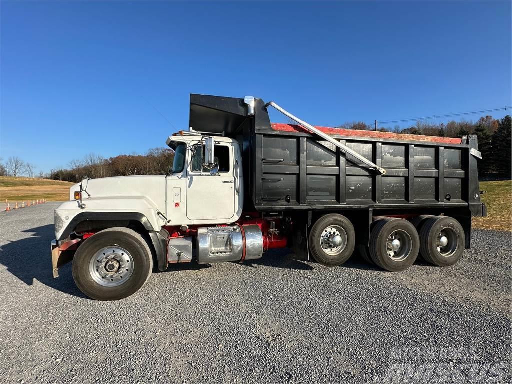 Mack RD600GK Bañeras basculantes usadas