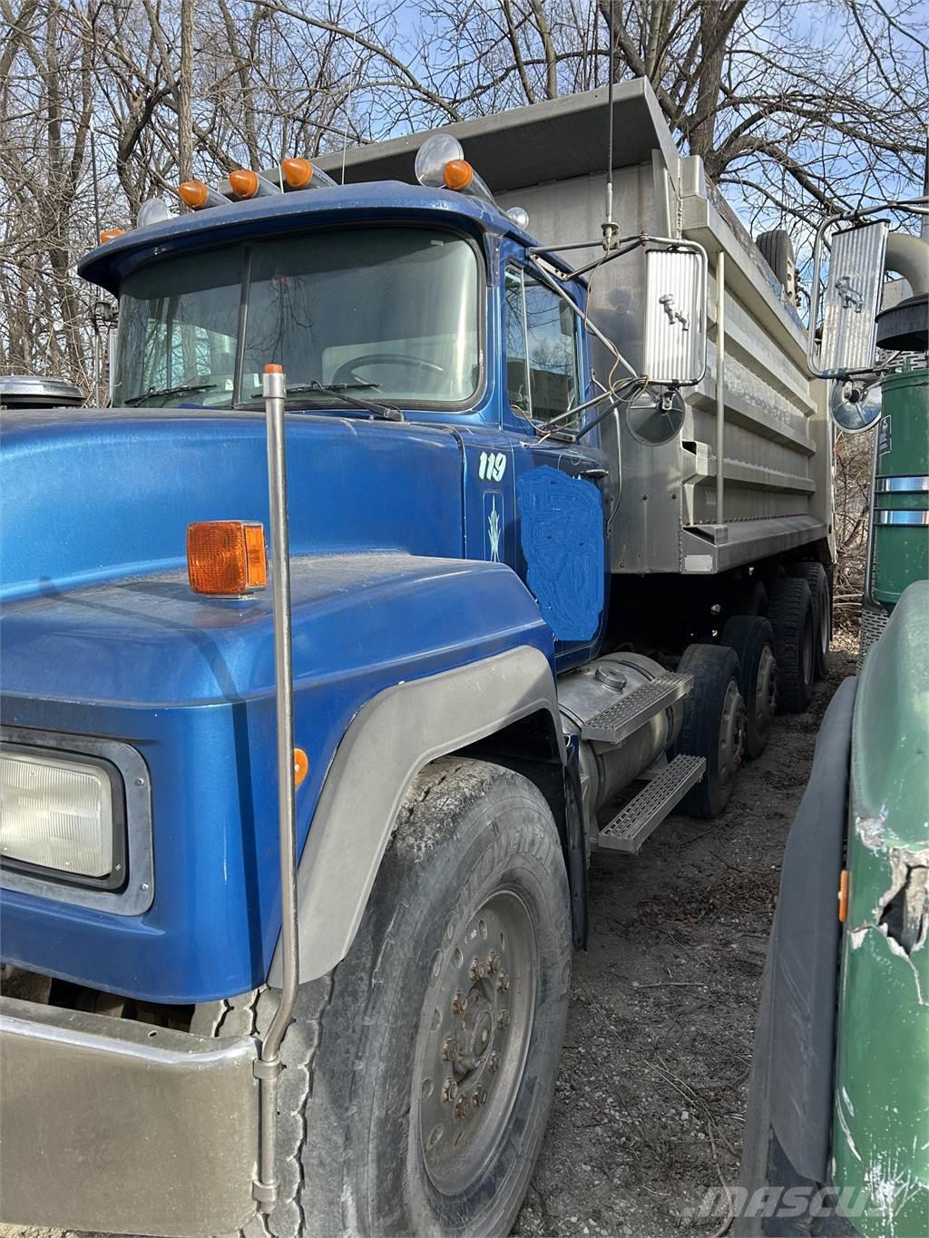 Mack RD688S Bañeras basculantes usadas