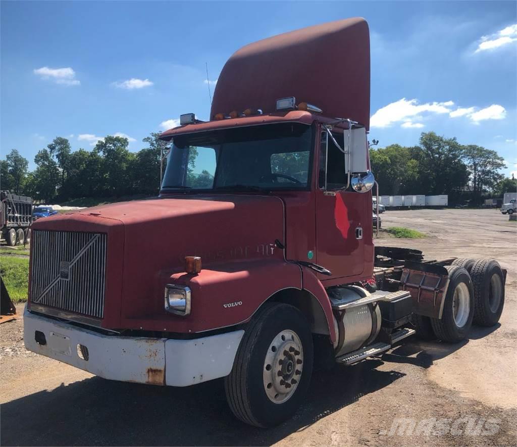 Volvo WG64 Camiones tractor