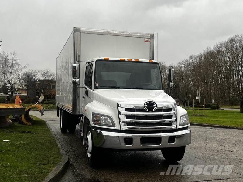 Hino 338 Furgonetas cerradas