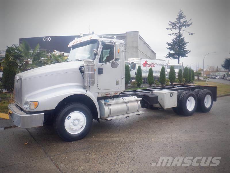 International 5900i Camiones con chasís y cabina