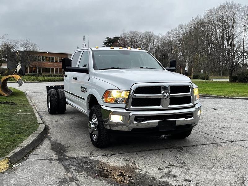 RAM 3500 Camiones con chasís y cabina