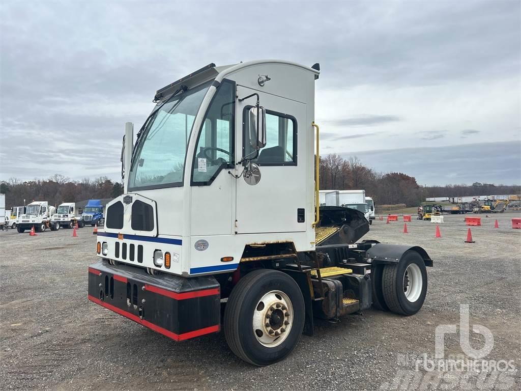 Autocar 4x2 Camiones tractor