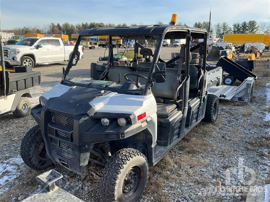 Bobcat 3400XL Maquinarias para servicios públicos