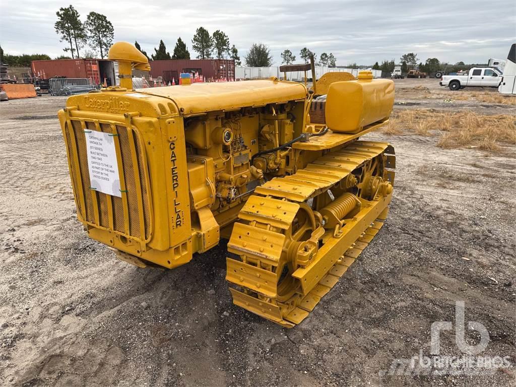 CAT D4 Buldozer sobre oruga