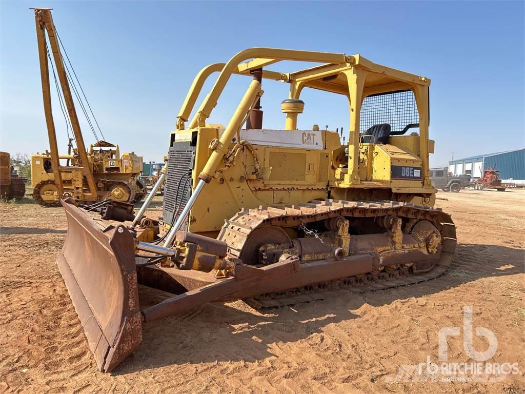 CAT D6E Buldozer sobre oruga