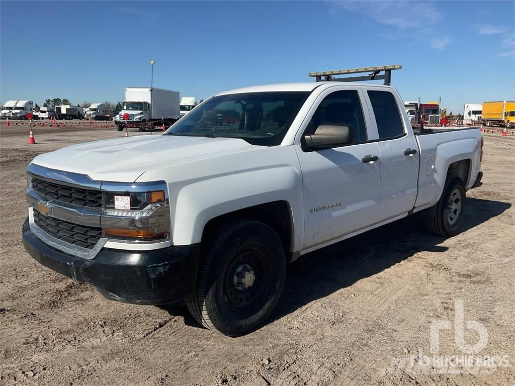 Chevrolet 1500 Caja abierta/laterales abatibles