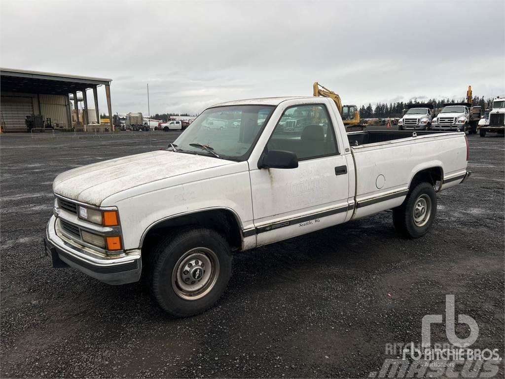 Chevrolet 2500 Caja abierta/laterales abatibles