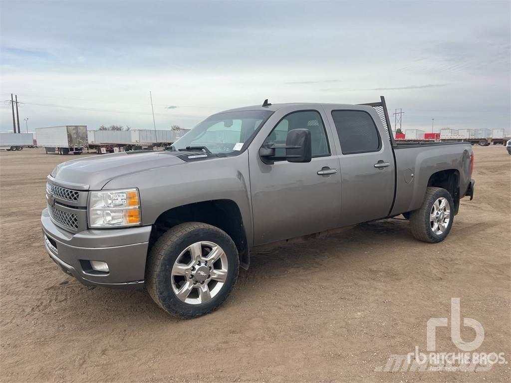 Chevrolet 2500 Caja abierta/laterales abatibles