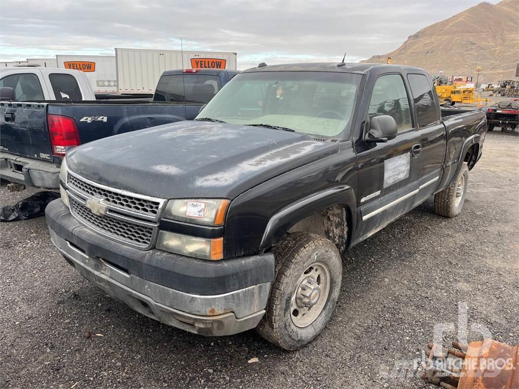 Chevrolet 2500HD Caja abierta/laterales abatibles