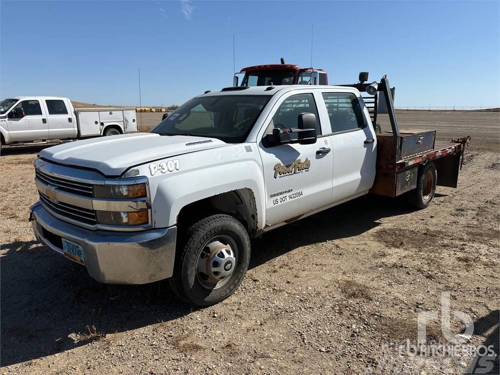 Chevrolet 3500 Camiones de cama baja