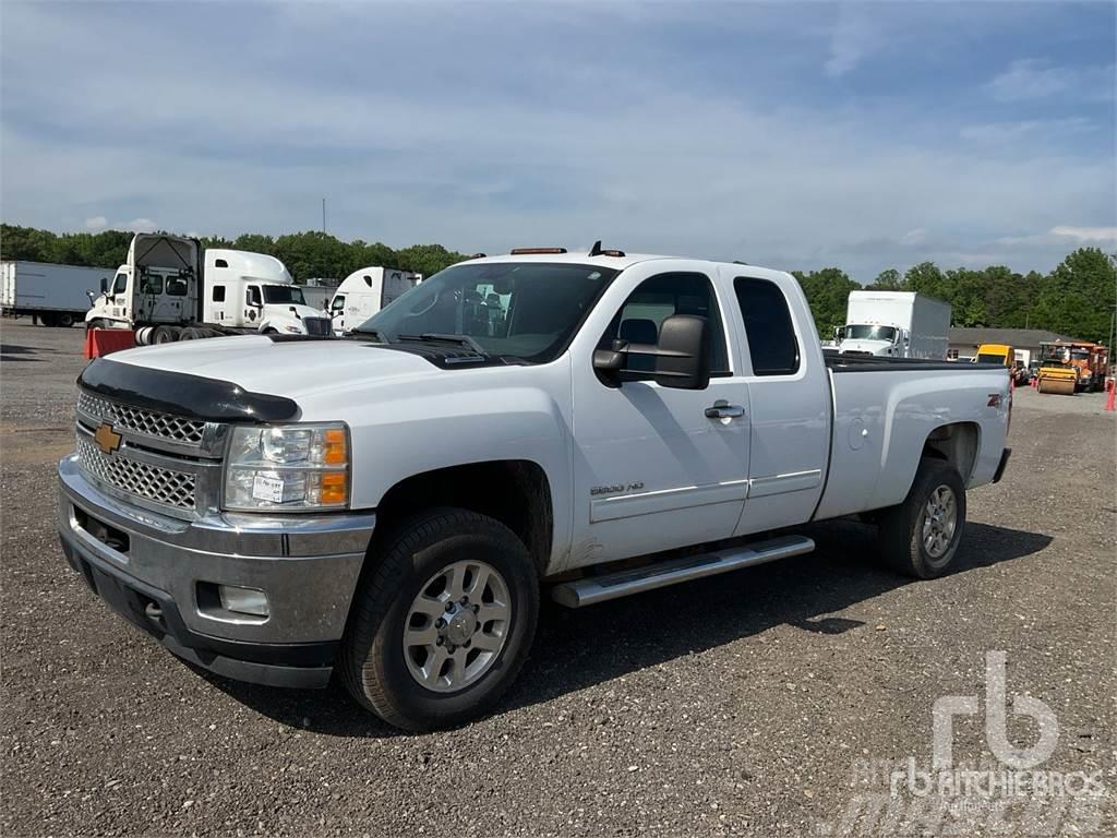 Chevrolet 3500 Caja abierta/laterales abatibles