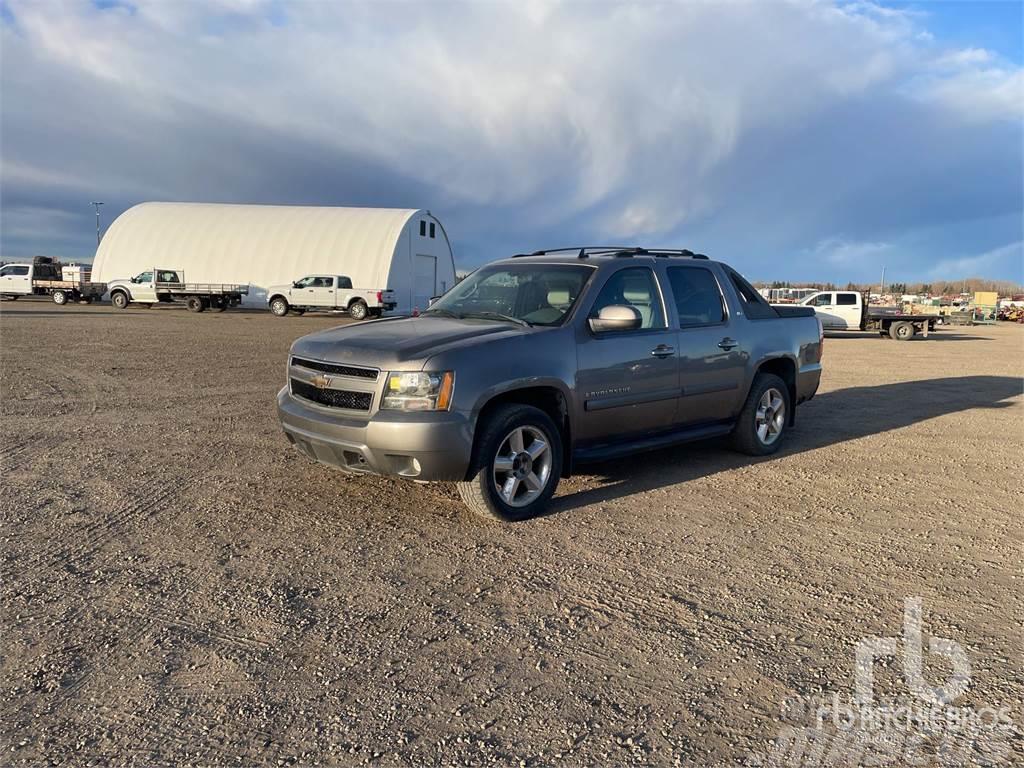 Chevrolet AVALANCHE Caja abierta/laterales abatibles