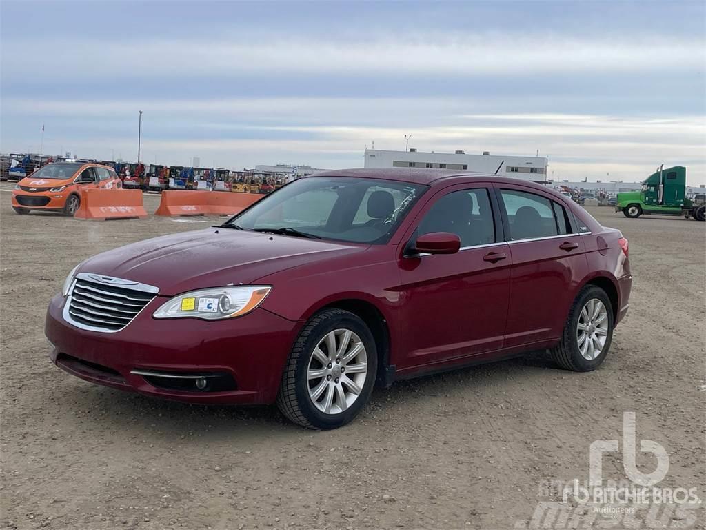 Chrysler 200 Carros