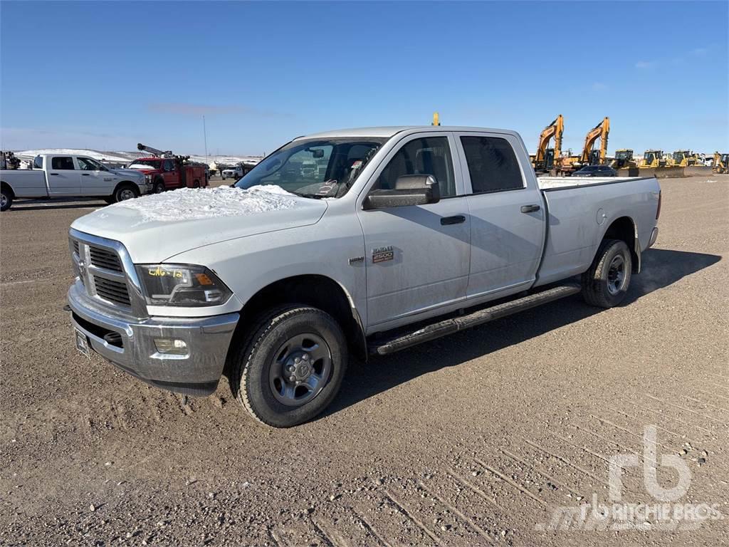 Dodge 2500 Caja abierta/laterales abatibles