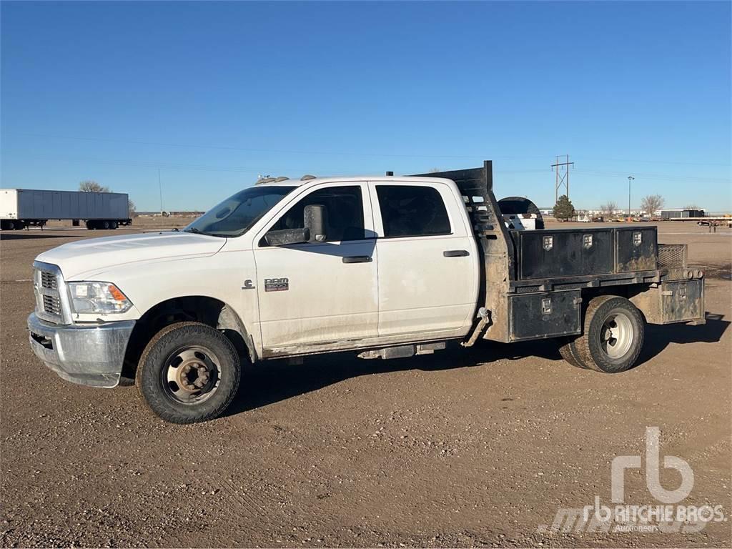 Dodge 3500 Caja abierta/laterales abatibles